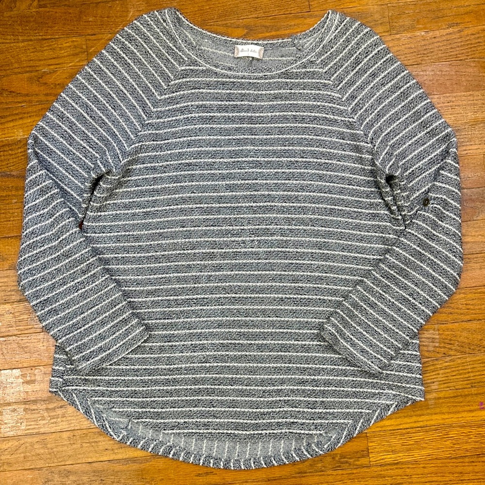 Altar'd State Sz Large Gray Metallic Striped Back Detail Roll Tab Sleeve Sweater